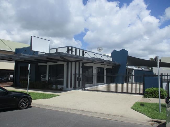 12 Grove Street Cairns North QLD 4870