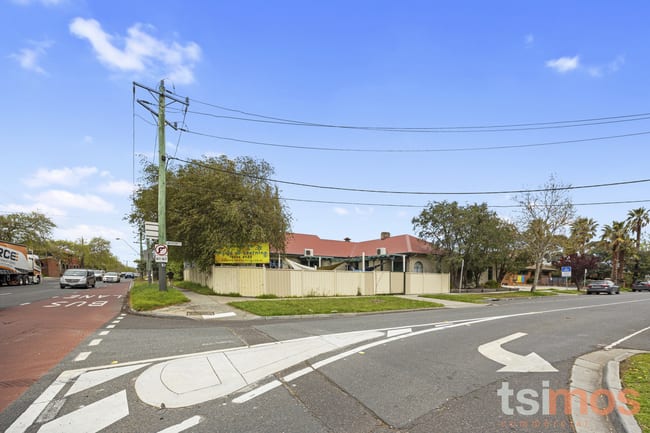 13 Warrigal Road Hughesdale VIC 3166 13 Warrigal Road Hughesdale VIC 3166
