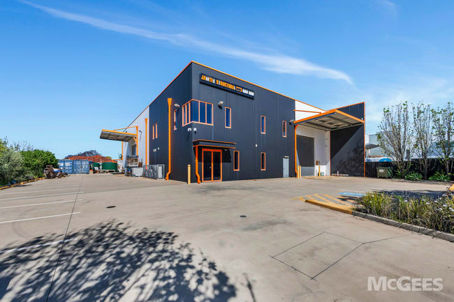 18 Myer Court Beverley SA 5009