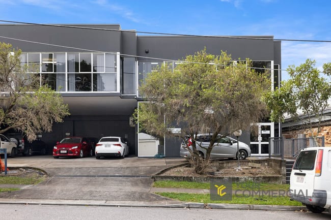 2/42 Finsbury Street Newmarket QLD 4051 2/42 Finsbury Street Newmarket QLD 4051