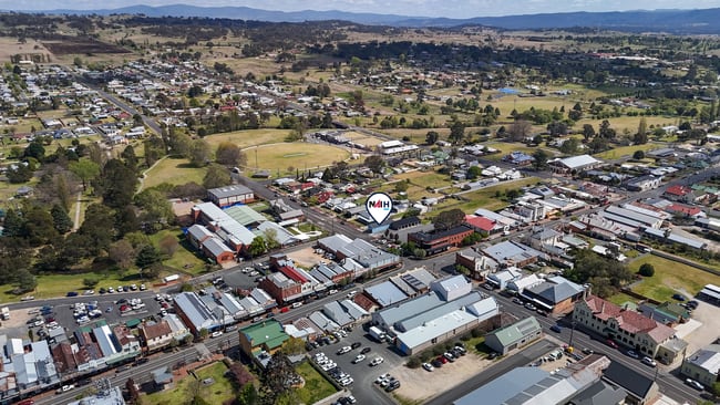 98 High Street Tenterfield NSW 2372 98 High Street Tenterfield NSW 2372