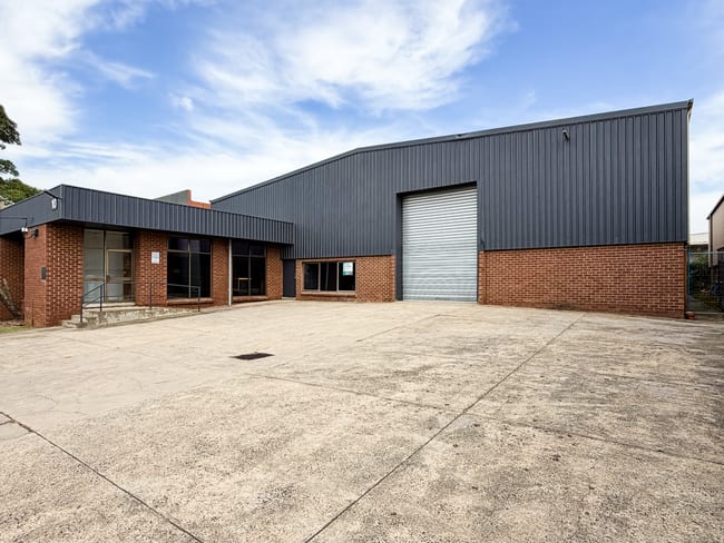 10 Overseas Drive Noble Park North VIC 3174 10 Overseas Drive Noble Park North VIC 3174