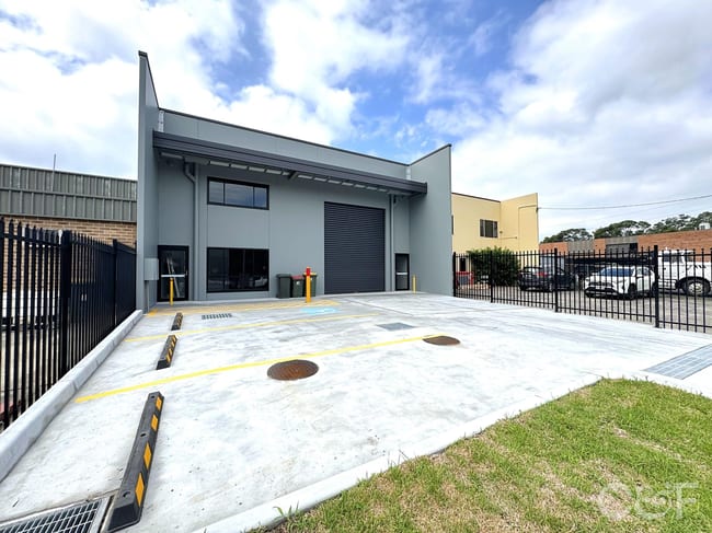 12 Tatura Avenue Gosford NSW 2250 12 Tatura Avenue Gosford NSW 2250