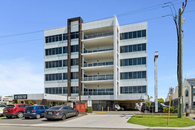 Unit 2 / Level 1 //92 Walters Drive Osborne Park WA 6017