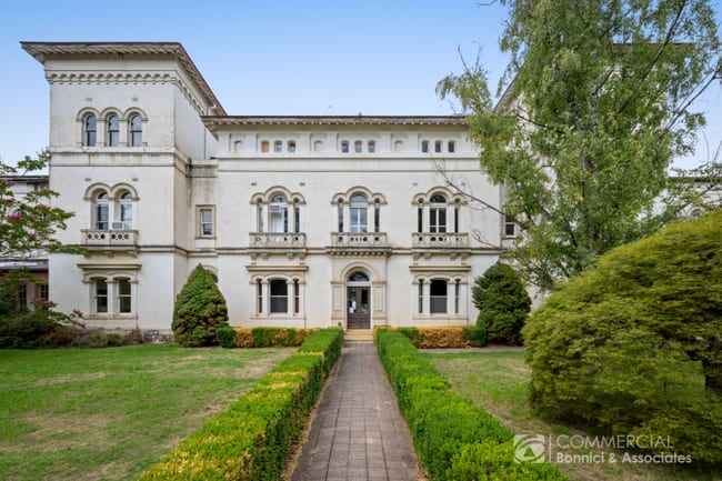 5 Coates Crescent Beechworth VIC 3747