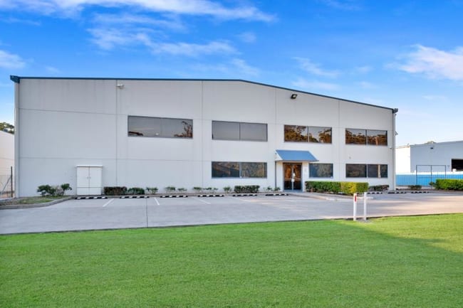 15 Newbridge Road Berkeley Vale NSW 2261 15 Newbridge Road Berkeley Vale NSW 2261