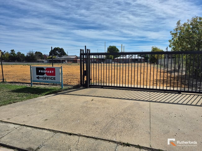 8 Douglas Street Delacombe VIC 3356 8 Douglas Street Delacombe VIC 3356
