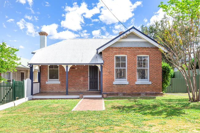 4 Darling Street Tamworth NSW 2340 4 Darling Street Tamworth NSW 2340