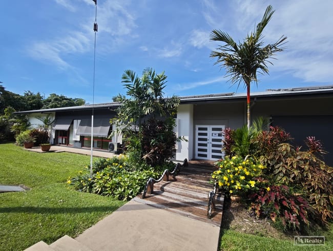 2/2-4 Stephens Street Mission Beach QLD 4852
