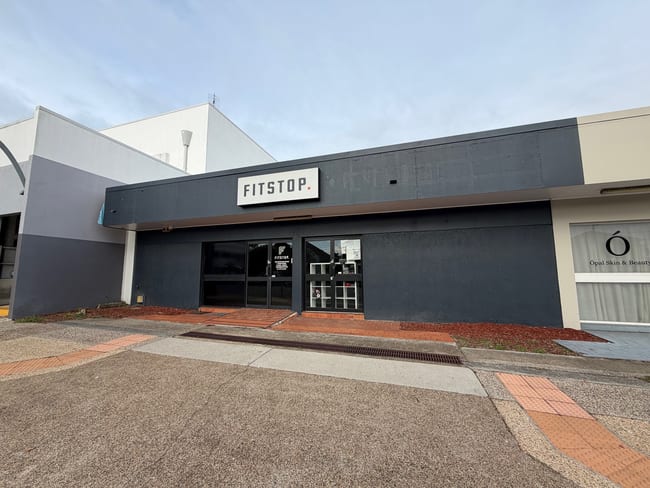 1 & 2/143 Tingal Road Wynnum QLD 4178 1 & 2/143 Tingal Road Wynnum QLD 4178