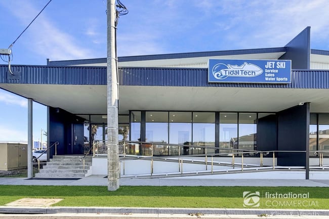 1/9 Mechanics Street Lakes Entrance VIC 3909