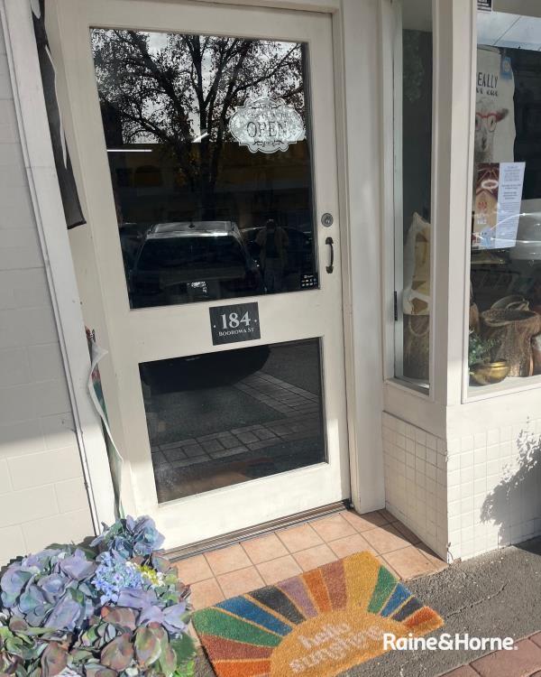 184 Boorowa Street Young NSW 2594 184 Boorowa Street Young NSW 2594