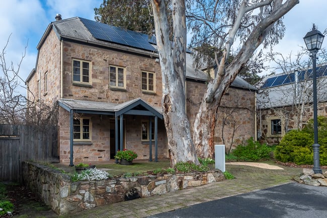 4/102 Mount Barker Road Hahndorf SA 5245 4/102 Mount Barker Road Hahndorf SA 5245