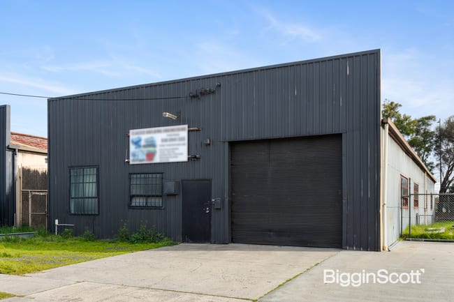 24 Booloora Rd Springvale VIC 3171