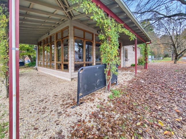 25 Grey St Jamieson VIC 3723