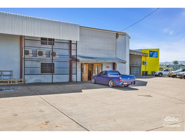 For Lease Now/90-92 Hollingsworth Street Kawana QLD 4701 For Lease Now/90-92 Hollingsworth Street Kawana QLD 4701