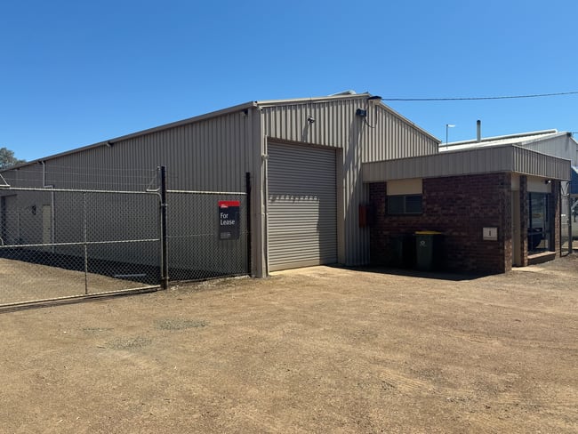 11 Peck Street Hamilton VIC 3300