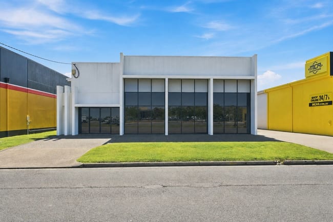 15 Gateway Drive Biggera Waters QLD 4216 15 Gateway Drive Biggera Waters QLD 4216
