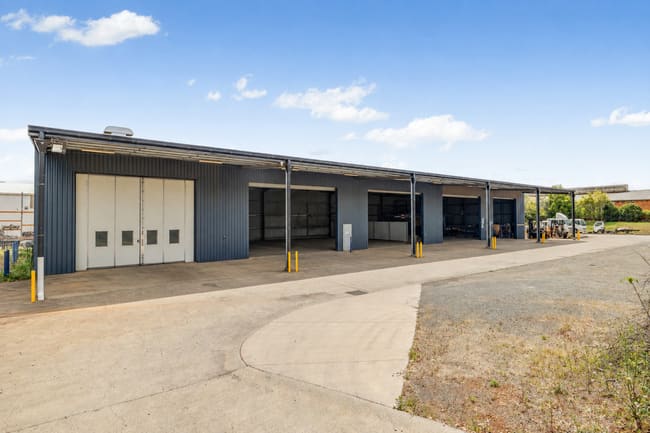Tenancy 2/351 Taylor Street Wilsonton QLD 4350 Tenancy 2/351 Taylor Street Wilsonton QLD 4350
