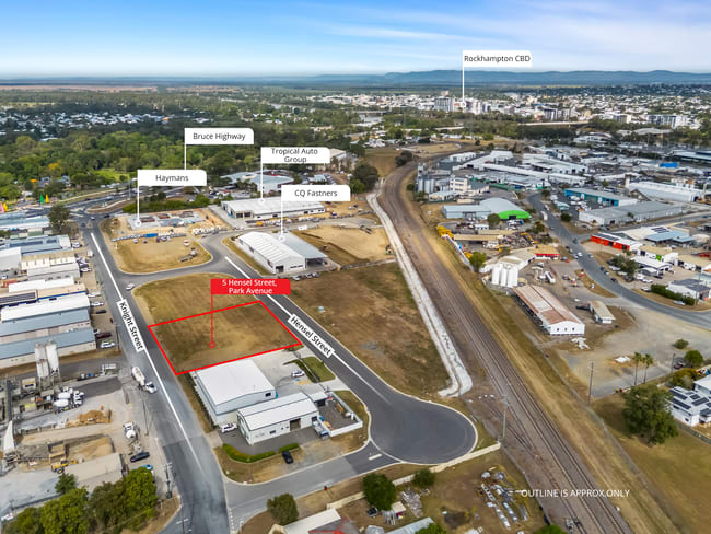 WHOLE OF PROPERTY/5 Hensel Street Park Avenue QLD 4701 WHOLE OF PROPERTY/5 Hensel Street Park Avenue QLD 4701