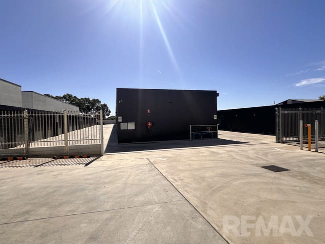 159 Fernleigh Road Glenfield Park NSW 2650 159 Fernleigh Road Glenfield Park NSW 2650