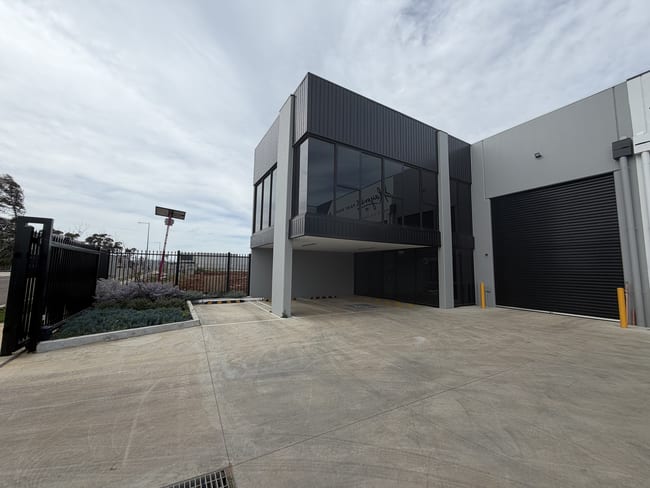 2/10 Lynch Street Melton VIC 3337 2/10 Lynch Street Melton VIC 3337