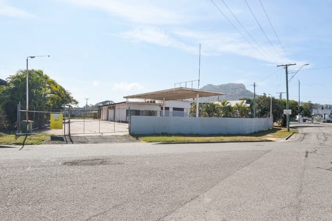 6 Railway Avenue Railway Estate QLD 4810