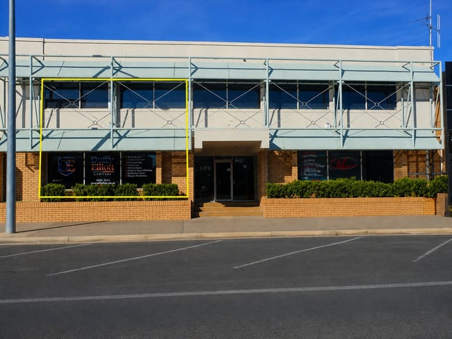 1 & 4/148 Brisbane Street Dubbo NSW 2830 1 & 4/148 Brisbane Street Dubbo NSW 2830