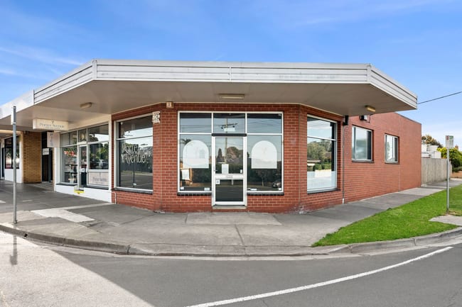 24 Porter Avenue Avenue Highton VIC 3216 24 Porter Avenue Avenue Highton VIC 3216