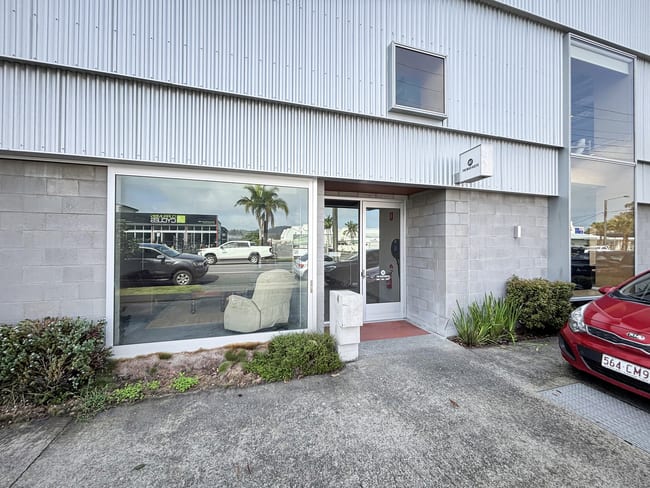 T4/56-60 Currumbin Creek Road Currumbin Waters QLD 4223 T4/56-60 Currumbin Creek Road Currumbin Waters QLD 4223