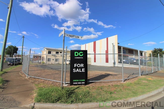 11 Robertson Street South Toowoomba QLD 4350 11 Robertson Street South Toowoomba QLD 4350