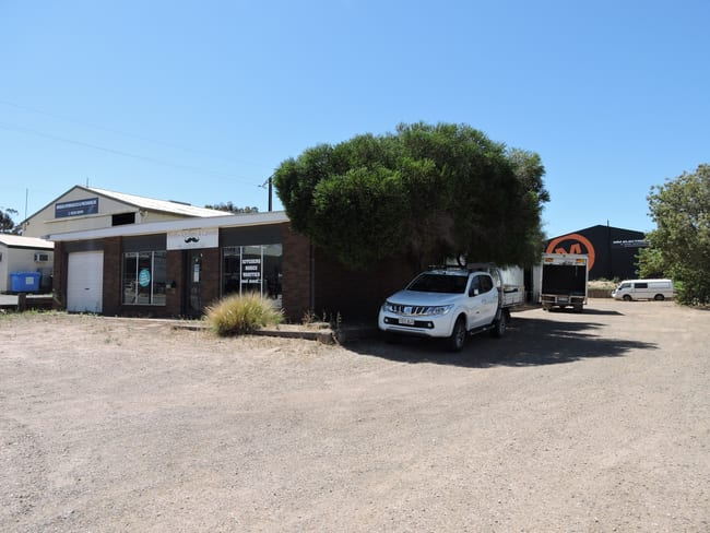 120 Maurice Road Murray Bridge SA 5253 120 Maurice Road Murray Bridge SA 5253