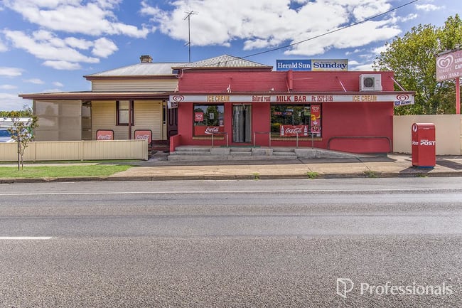 59 Ballarat Road Hamilton VIC 3300 59 Ballarat Road Hamilton VIC 3300