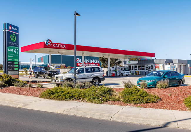 EG Group Woolworths Caltex Australind, 25 Grand Entrance Australind WA 6233