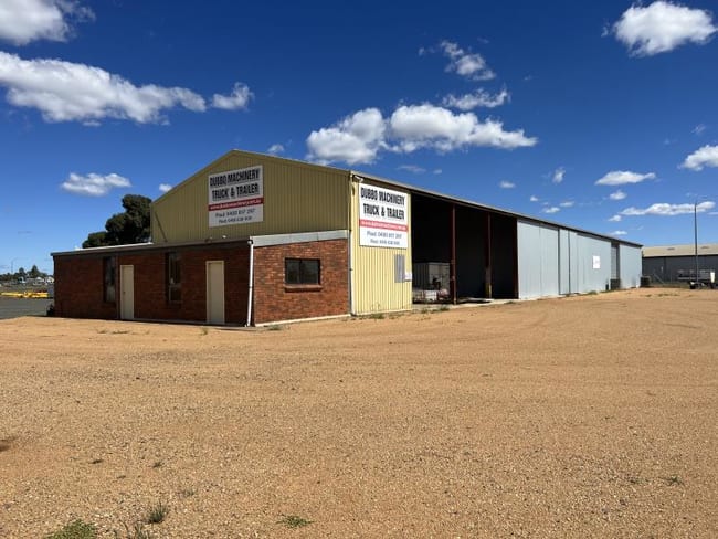 1L & 2L Pilons Drive Dubbo NSW 2830 1L & 2L Pilons Drive Dubbo NSW 2830