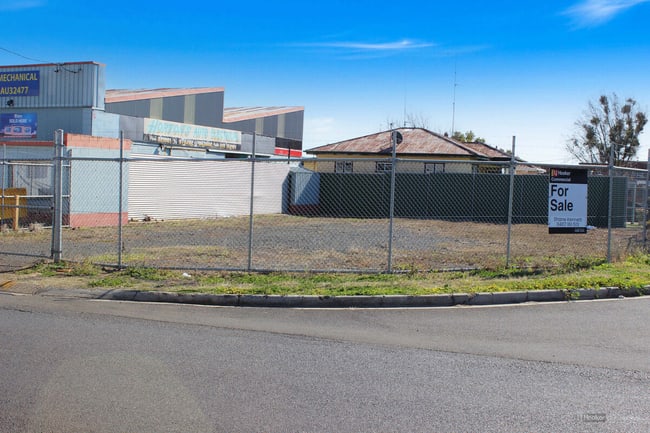 7 Rutledge Street South Toowoomba QLD 4350 7 Rutledge Street South Toowoomba QLD 4350