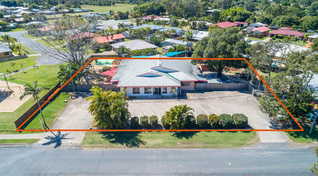 17 Elizabeth Street Sarina QLD 4737 17 Elizabeth Street Sarina QLD 4737