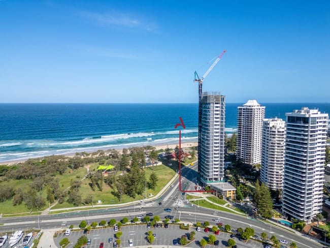 15 Cunningham Avenue Main Beach QLD 4217 15 Cunningham Avenue Main Beach QLD 4217