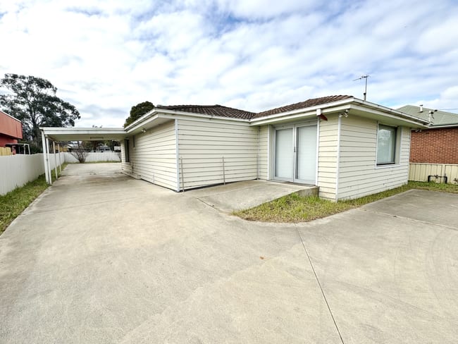 13 Lovell Street Young NSW 2594 13 Lovell Street Young NSW 2594