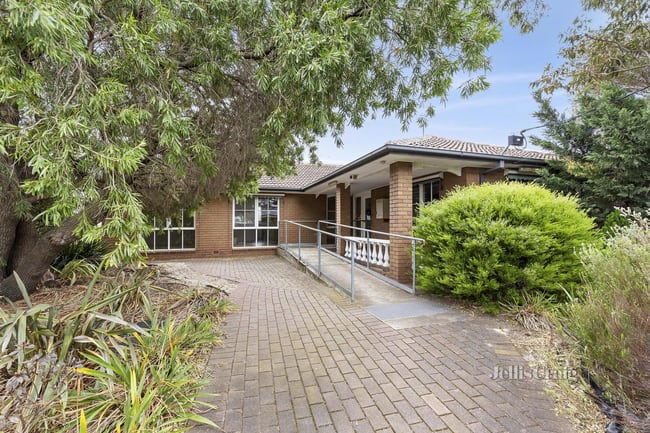 1 Paloma Court Hoppers Crossing VIC 3029 1 Paloma Court Hoppers Crossing VIC 3029