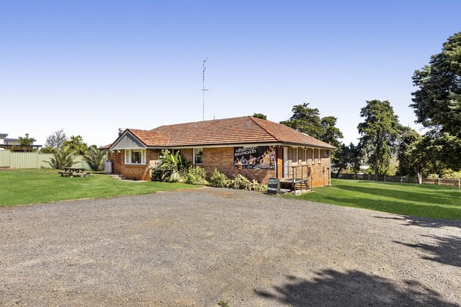 61 Ruthven Street Harlaxton QLD 4350 61 Ruthven Street Harlaxton QLD 4350