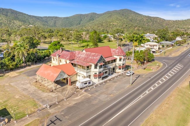 Calling all Restoraters/431 Lakes Creek Road Koongal QLD 4701 Calling all Restoraters/431 Lakes Creek Road Koongal QLD 4701