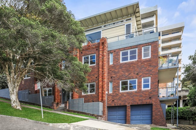 61 Simpson Street Bondi Beach NSW 2026 61 Simpson Street Bondi Beach NSW 2026