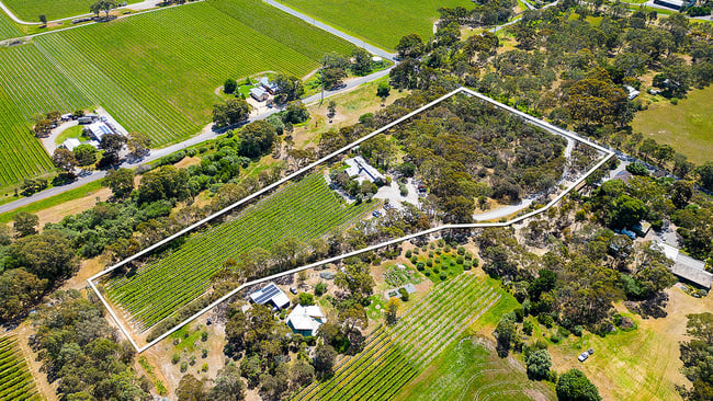 190 McMurtrie Road Mclaren Vale SA 5171 190 McMurtrie Road Mclaren Vale SA 5171