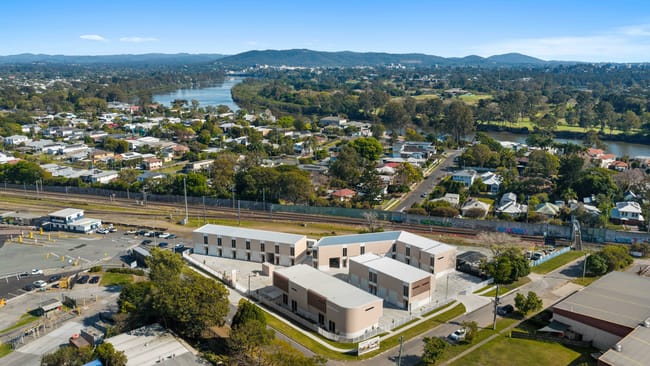55 Lofter Street Tennyson QLD 4105 55 Lofter Street Tennyson QLD 4105