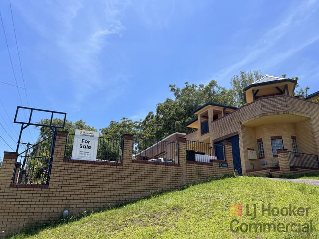37 Young Street West Gosford NSW 2250 37 Young Street West Gosford NSW 2250