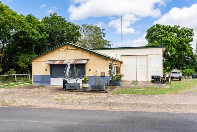 17 Railway Street Helidon QLD 4344 17 Railway Street Helidon QLD 4344