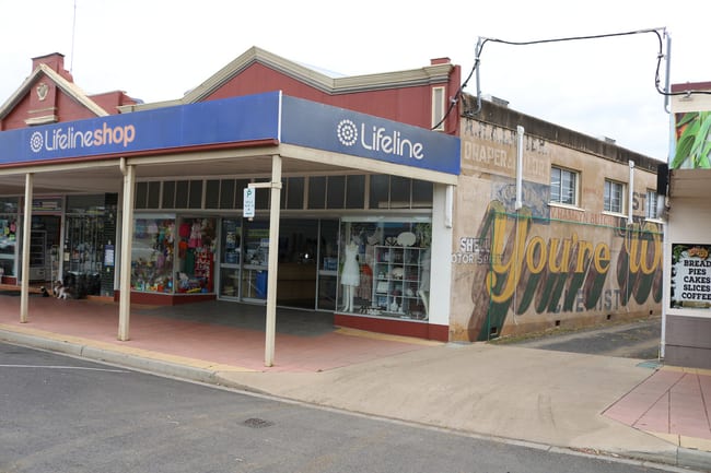 105 Campbell Street Oakey QLD 4401 105 Campbell Street Oakey QLD 4401