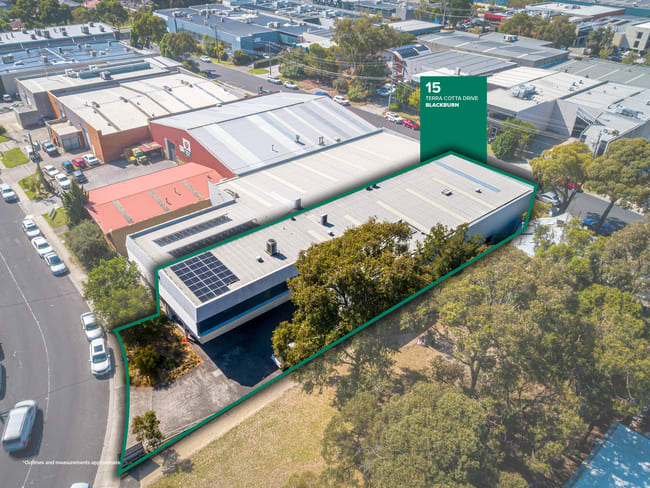 15 Terra Cotta Drive Blackburn VIC 3130 15 Terra Cotta Drive Blackburn VIC 3130