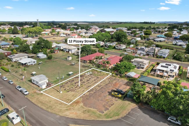 12 Pizzey Street Childers QLD 4660 12 Pizzey Street Childers QLD 4660